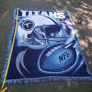 "Titans" NFL. Northwest Blue and White Throw Blanket. 45 In By 58in.